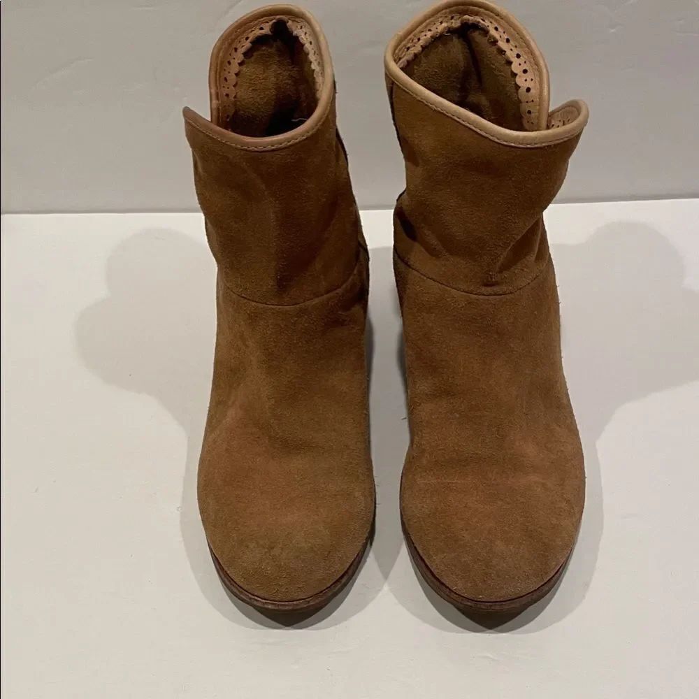 UGG light brown Suede Ankle Boots